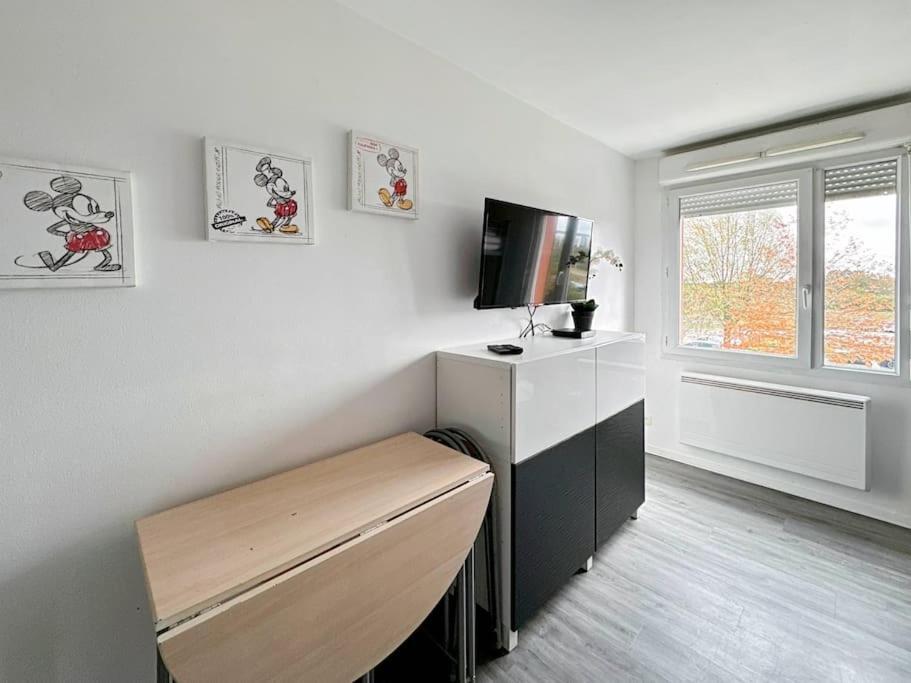 Le 82 - Studio Pour 4 A 3 Minutes De Disneyland Paris Montevrain Bagian luar foto